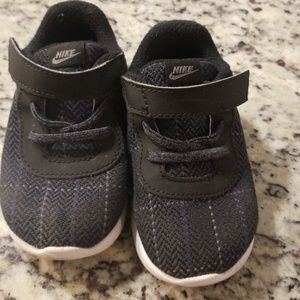 Toddler size 6 unisex Nikes